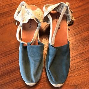 Andre Assous blue suede wedge espadrilles